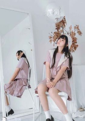 中文字幕痴汉一色桃子视频_HD完整版观看
